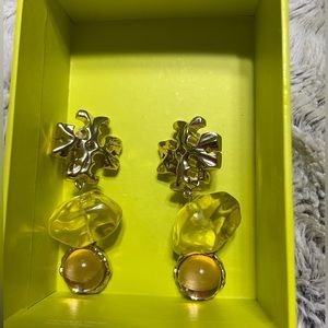 Tory Burch, tear drop earring, color green, clip-on